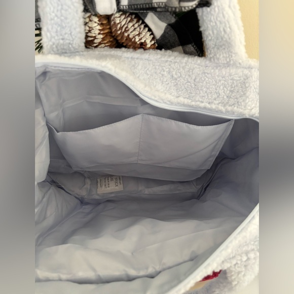 Victoria Secret Plush Teddy Tote and Cozy-Fleece Blanket - Picture 7 of 10